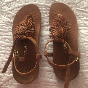 NEW Vionic Women’s Sandals size 7M tan neutral